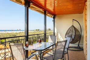 2 bedrooms, desk, Internet - Seaview Nature Retreat - Filiatra s Cozy Hideaway (Trifylia)