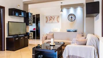 Apartment | 3 bedrooms, desk, Internet