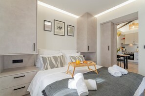 1 slaapkamer, een strijkplank/strijkijzer, wifi, beddengoed