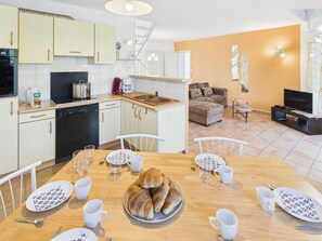 Interior - House with veranda for 6, 400m from the beach (Le Guilvinec)