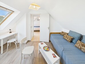 3 bedrooms, iron/ironing board