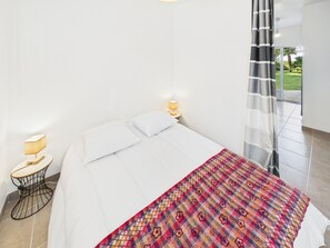 3 bedrooms, iron/ironing board