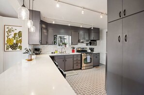 Fridge, microwave, oven, stovetop - 3BR Victorian | Central  | Midterm Stay | Spacious (Colorado Springs)