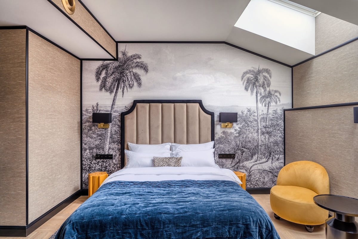 1 bedroom, hypo-allergenic bedding, down duvets, minibar