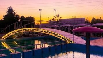 Seasonal outdoor pool