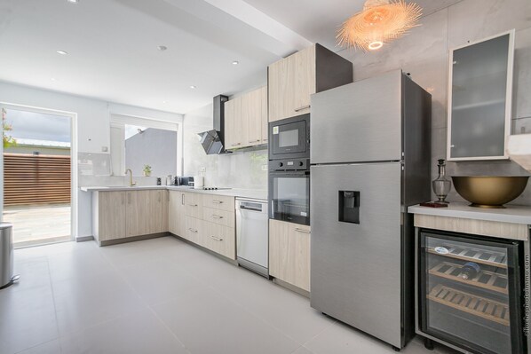 Fridge, microwave, oven, dishwasher
