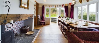 Country House-14guests-parking-hottub-amazingviews