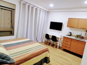 1 bedroom, desk, iron/ironing board, free WiFi