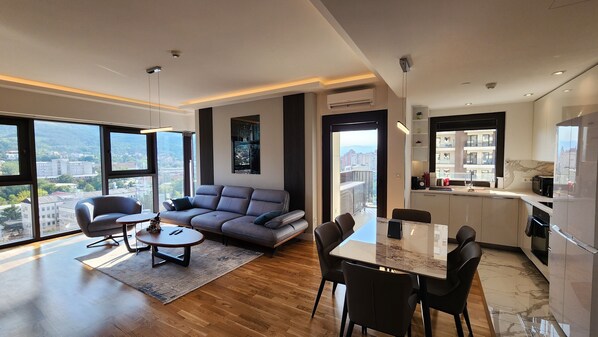 Smart TV, books, video library, stereo