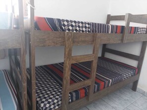 Basic Room | Free WiFi - Casa de Hospedagem Deus Conosco (Cachoeira Paulista)