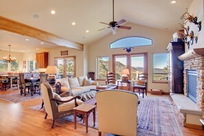 House (4 Bedrooms) | Front of property