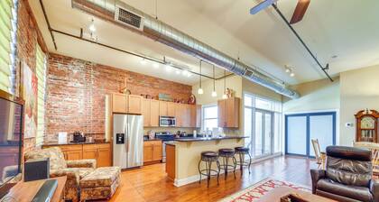 Downtown Louisville Escape: Perfect for Events!