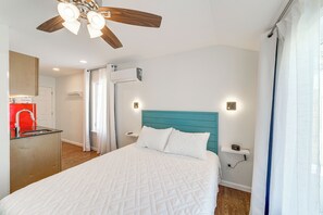 Interior - Walk to Gathering Place & Brookside: Tulsa Studio (Tulsa)