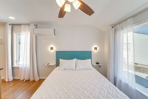Interior - Walk to Gathering Place & Brookside: Tulsa Studio (Tulsa)