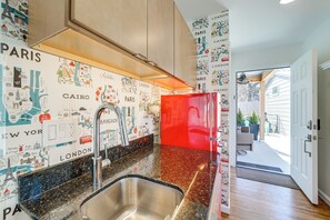 Interior - Walk to Gathering Place & Brookside: Tulsa Studio (Tulsa)