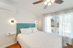 Interior - Walk to Gathering Place & Brookside: Tulsa Studio (Tulsa)