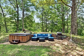 Banyera d'hidromassatge a l'aire lliure