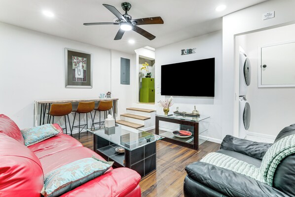 Apartment (2 Bedrooms) | Front of property