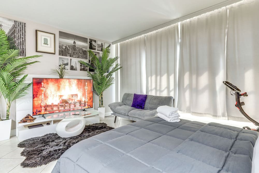 Downtown Studio w/ City Views in Jacksonville! - San Marco, FL