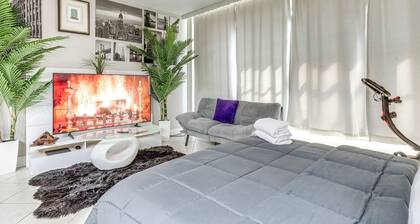 Downtown Studio w/ City Views in Jacksonville!