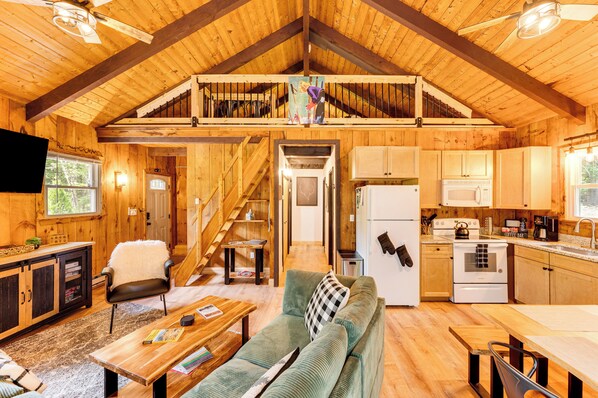 House (2 Bedrooms) | Interior