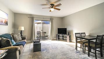 Apartment (2 Bedrooms) | Front of property