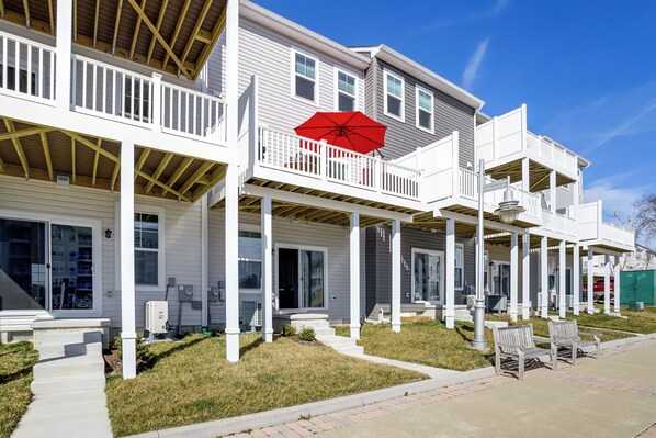 Apartment (4 Bedrooms) | Interior - Walk to Dtwn: Waterfront Eastern Shore Townhome! (Cambridge)