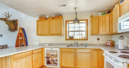 'red Barn Getaway' Chillicothe Countryside Home