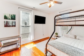 ํ์ฐ์ค (3 Bedrooms) | ๋ด๋ถ