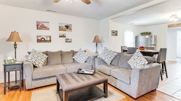 House (3 Bedrooms) | Front of property