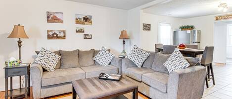 House (3 Bedrooms) | Front of property