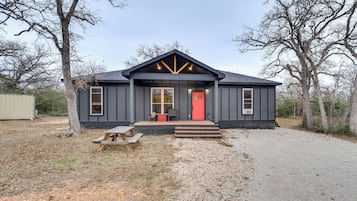 Rumah (3 Bedrooms) | Bagian depan properti