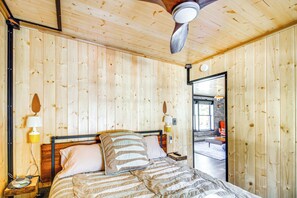 Interior - Lakefront Cabin on Lake Vermilion w/ Large Dock (Tower)