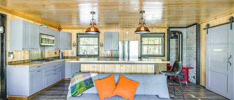 House (2 Bedrooms) | Interior
