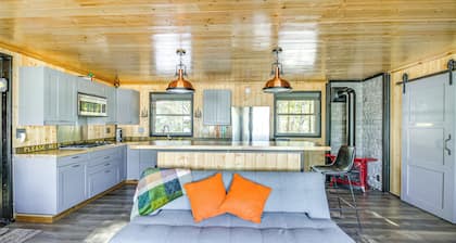 Lakefront Cabin on Lake Vermilion: Dock, Boat Lift