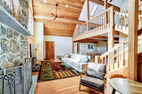 Golf, Fish & Ski: Retreat w/ Game Room in Thompson