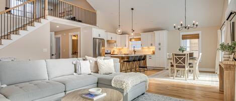 House (4 Bedrooms) | Front of property