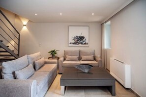 Living area - Perfect Group Getaway at Mylos I (ΠΕΤΡΙΤΗΣ)