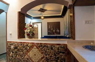 Luxury Suite | Living area | TV