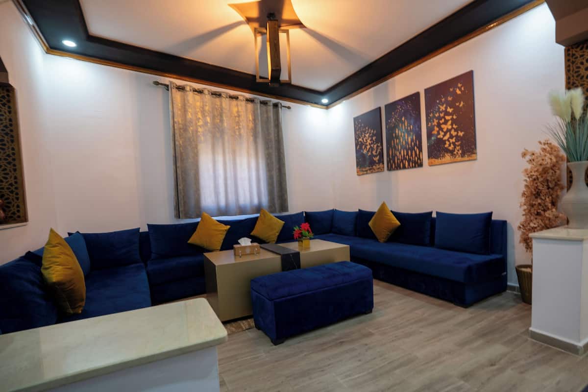 Family Suite | Living area | TV