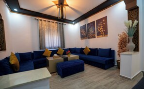 Senior Suite | Living area | TV - DAR BLANCA (Chefchaouen)
