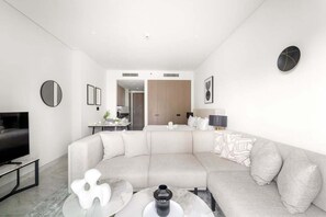 Apartment | 1 bedroom, Internet - Luxury Living in Peninsula Five With Skyline View and Amazing Pool (Dubai)