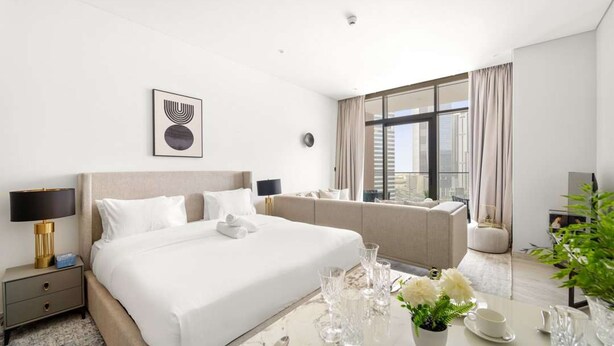 Unclassified image, 1 of 12, button - Luxury Living in Peninsula Five With Skyline View and Amazing Pool (Dubai)