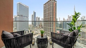 Unclassified image, 4 of 12, button - Luxury Living in Peninsula Five With Skyline View and Amazing Pool (Dubai)