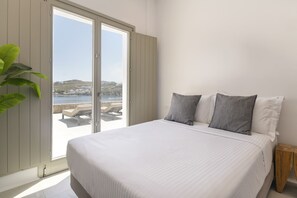 3 bedrooms, in-room safe, iron/ironing board, free WiFi