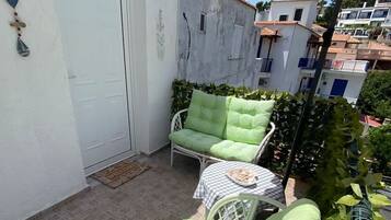Casa, para fumadores | 1 habitación y internet