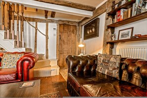 House | 2 bedrooms - Basketmakers Cottage - From 145 Per Night (Henley-on-Thames)