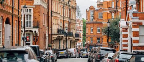 موقف سيارات