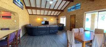 4-bedroom house in charming Cervantes walking distance to the shops or the beach