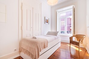6 bedrooms, iron/ironing board, free WiFi, bed sheets